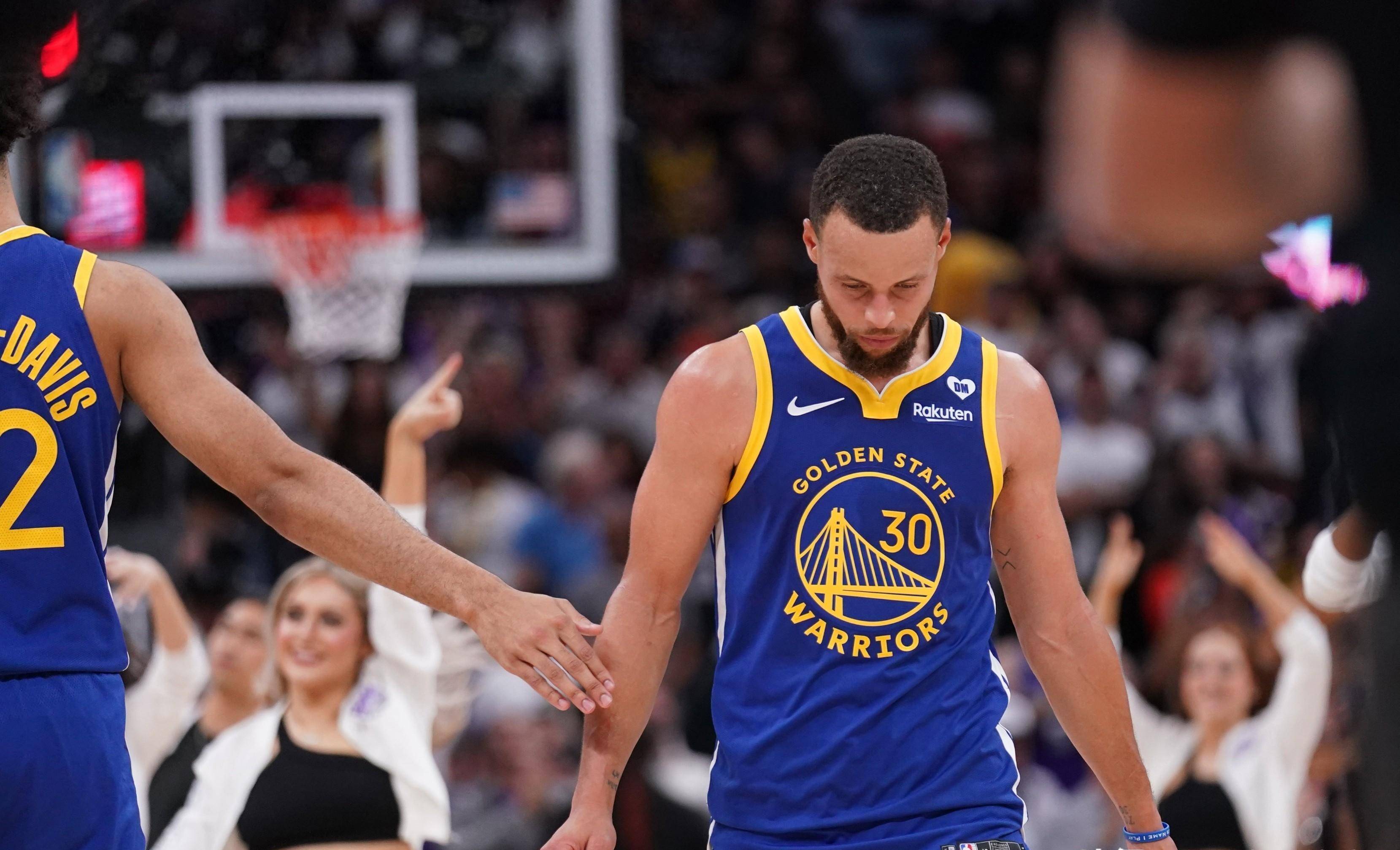 包含费城76人发布备战花絮,集结日临场应变,CBA常规赛任务艰巨,细节决定成败的词条-九游体育