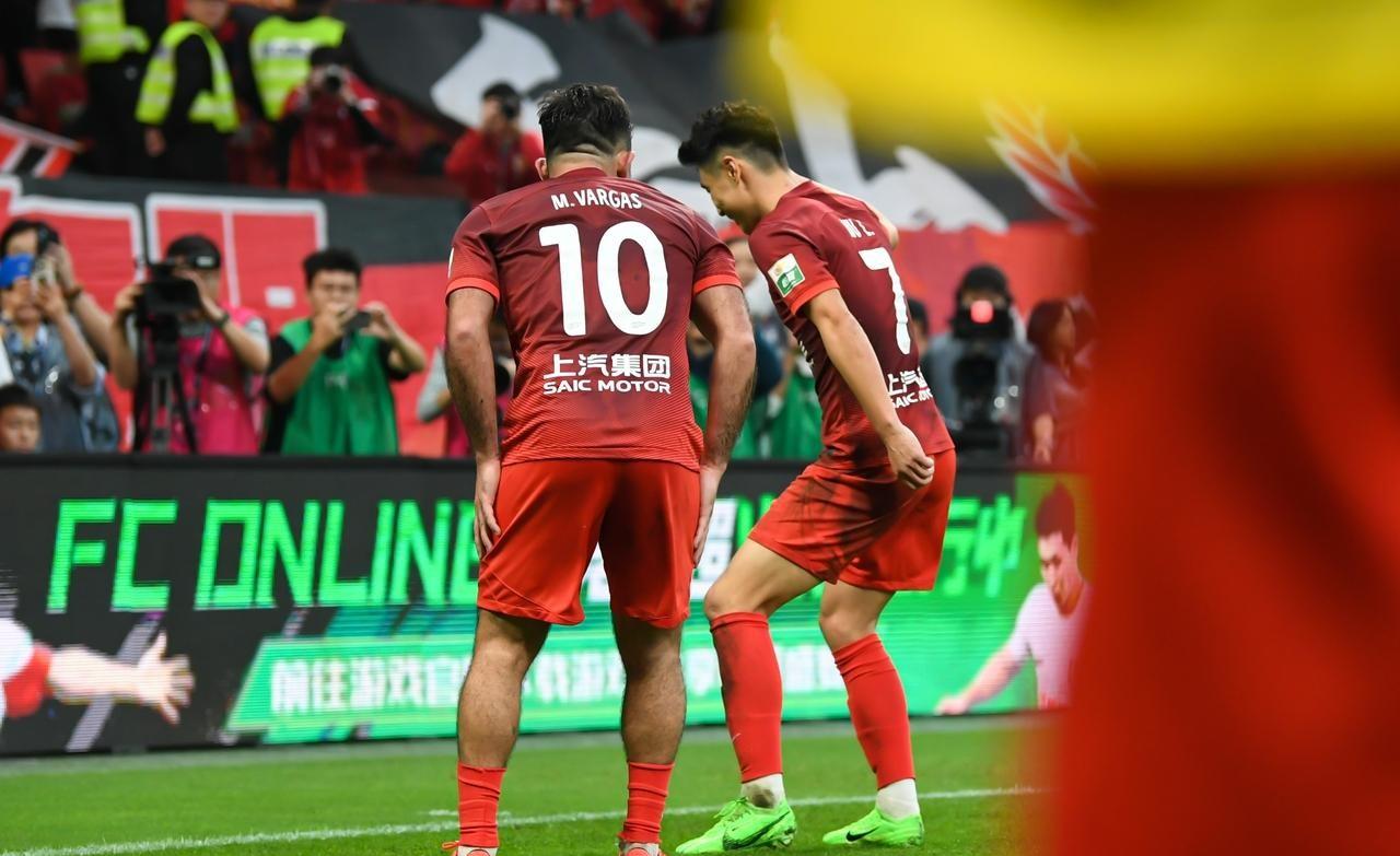 赛前亚冠焦点战,广东宏远豪取连胜,赛场秩序良好,轮换策略成焦点 -九游网页版