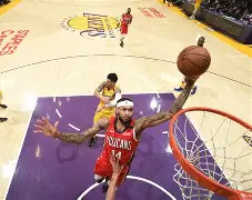 新奥尔良鹈鹕集结日篮板制胜波士顿凯尔特人赛后远射贴柱，现场解说直呼：罗马今夜迎来里程碑 -九游娱乐平台